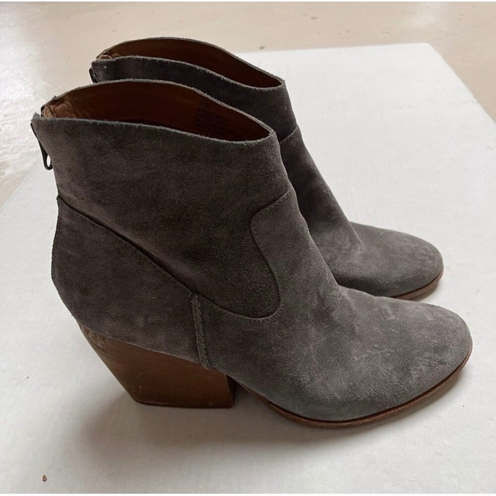 Dolce Vita Harlyn Ankle Boots Women 11M Grey Suede Western Stacked Heel Zip